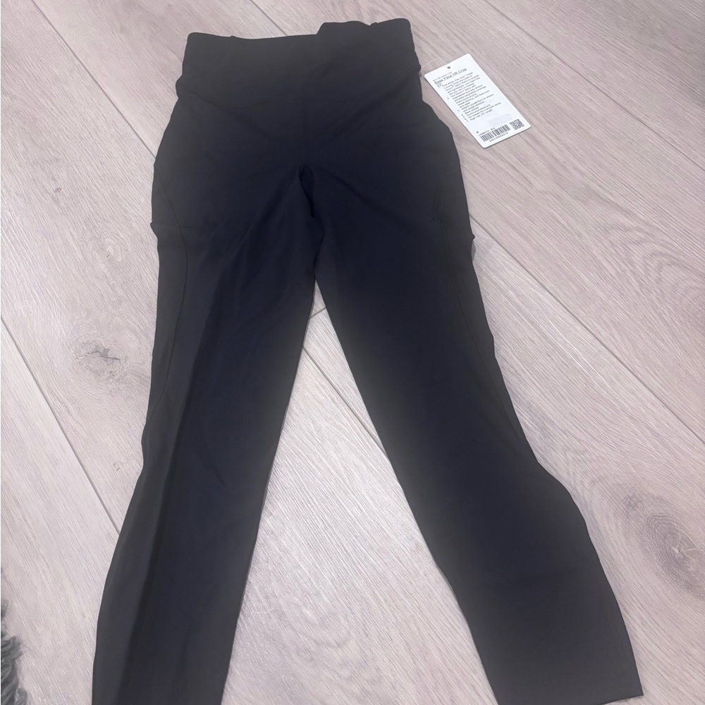 Lululemon Athletica Base Pace Black Crop 23” Leggings. Size 4
